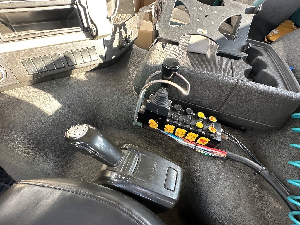 Kamion sa hidrauličnom kukom Volvo FM 420 8x2/4: slika 15 Kamion sa hidrauličnom kukom Volvo FM 420 8x2/4: slika 15