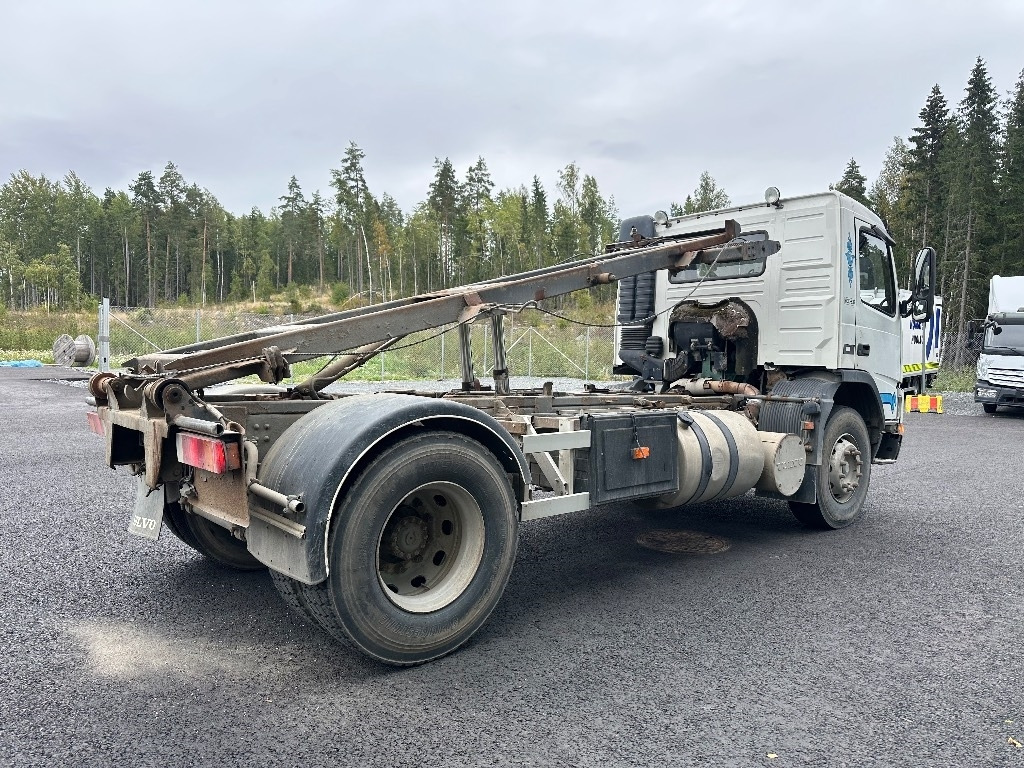 Volvo FM7 4x2 vaijerilaitteilla - Kamion za utovaranje kontejnera: slika 4 Volvo FM7 4x2 vaijerilaitteilla - Kamion za utovaranje kontejnera: slika 4