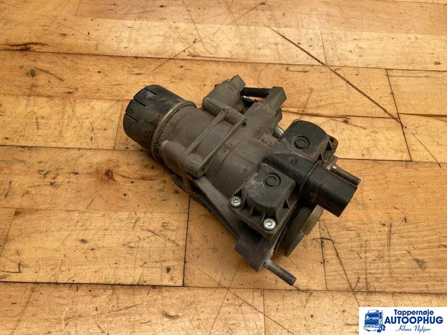 MAN Fod bremse ventil – MAN 81.52130-6298 - Električni sistem za Kamion: slika 1 MAN Fod bremse ventil – MAN 81.52130-6298 - Električni sistem za Kamion: slika 1