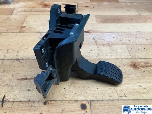 Scania 2055138 Gaspedal - Električni sistem za Kamion: slika 1 Scania 2055138 Gaspedal - Električni sistem za Kamion: slika 1