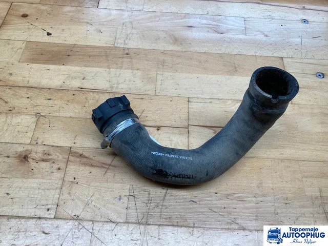 Scania Kølerslange Scania 2438754 - Motor i delovi za Kamion: slika 2 Scania Kølerslange Scania 2438754 - Motor i delovi za Kamion: slika 2