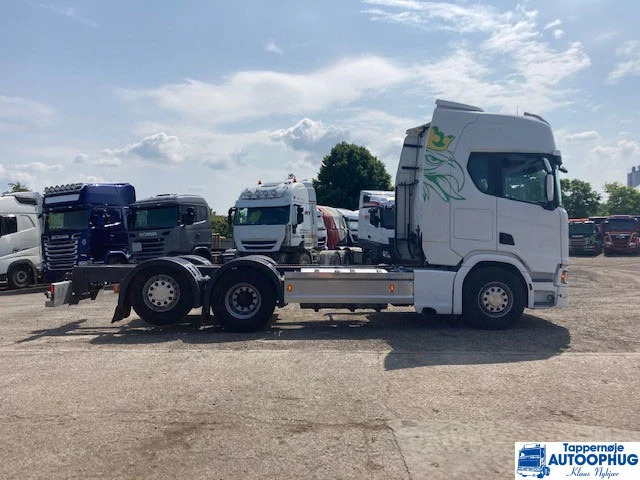 Scania R500 N.G.S 6×2 - Kamion sa golom šasijom i zatvorenom kabinom: slika 2 Scania R500 N.G.S 6×2 - Kamion sa golom šasijom i zatvorenom kabinom: slika 2