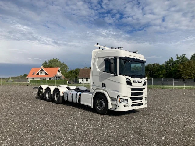 Scania R660 8X4/4 - Kamion sa golom šasijom i zatvorenom kabinom: slika 2 Scania R660 8X4/4 - Kamion sa golom šasijom i zatvorenom kabinom: slika 2