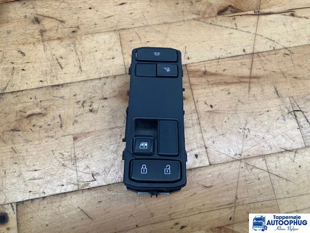 Scania dør kontaktpanel Scania 2569030 - Električni sistem za Kamion: slika 1 Scania dør kontaktpanel Scania 2569030 - Električni sistem za Kamion: slika 1