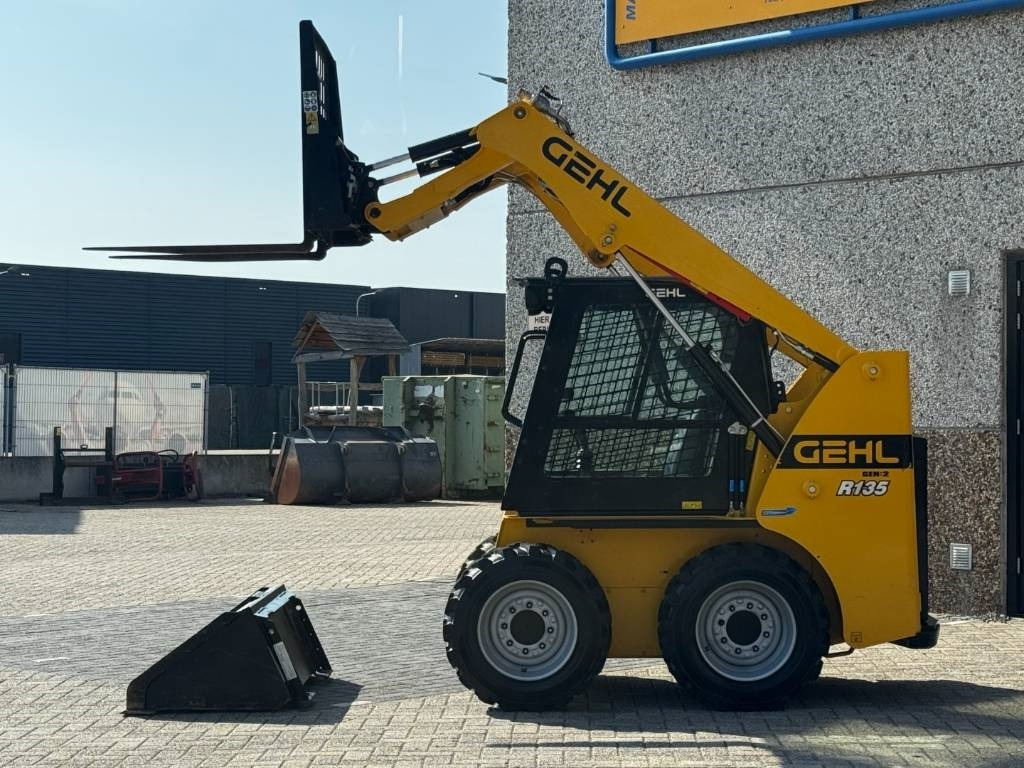 Gehl R135 / Manitou 1350R Skid Steer, 2022 - Mini utovarivač: slika 2 Gehl R135 / Manitou 1350R Skid Steer, 2022 - Mini utovarivač: slika 2