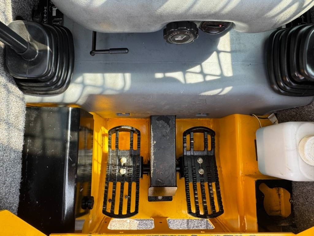 Mini utovarivač Gehl R135 / Manitou 1350R Skid Steer, 2022: slika 14