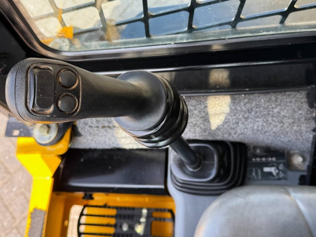 Mini utovarivač Gehl R135 / Manitou 1350R Skid Steer, 2022: slika 16