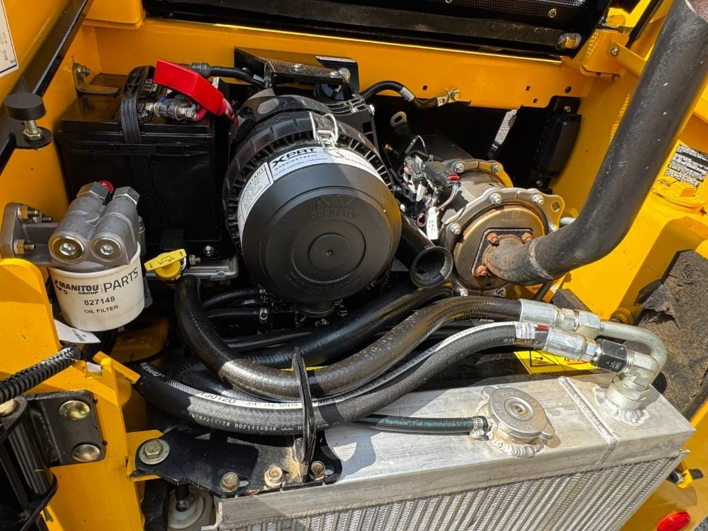 Mini utovarivač Gehl R135 / Manitou 1350R Skid Steer, 2022: slika 31