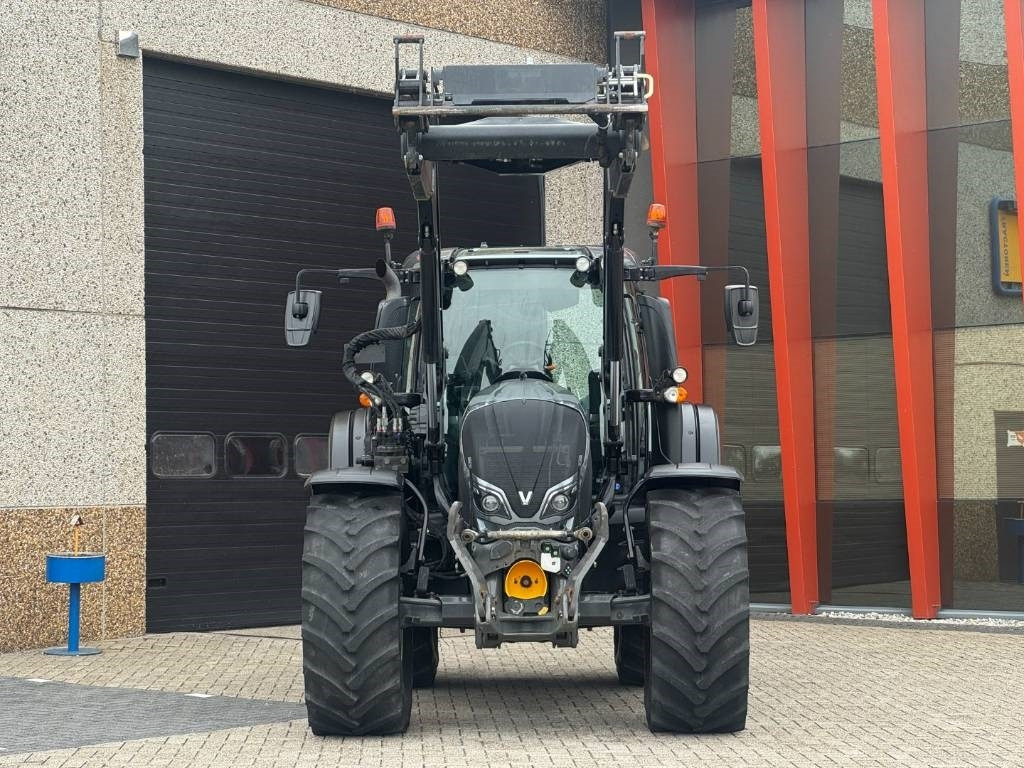 Valtra Frontlinkage + PTO, Frontloader, 3846 hours!! - Traktor: slika 5 Valtra Frontlinkage + PTO, Frontloader, 3846 hours!! - Traktor: slika 5