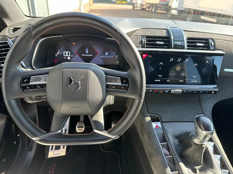 DS Ds 7 Crossback DS PERFORMANCE LINE, 71DKM, ALCANTARA, VIRTUAL COCKPIT, LMV - SUV: slika 5 DS Ds 7 Crossback DS PERFORMANCE LINE, 71DKM, ALCANTARA, VIRTUAL COCKPIT, LMV - SUV: slika 5