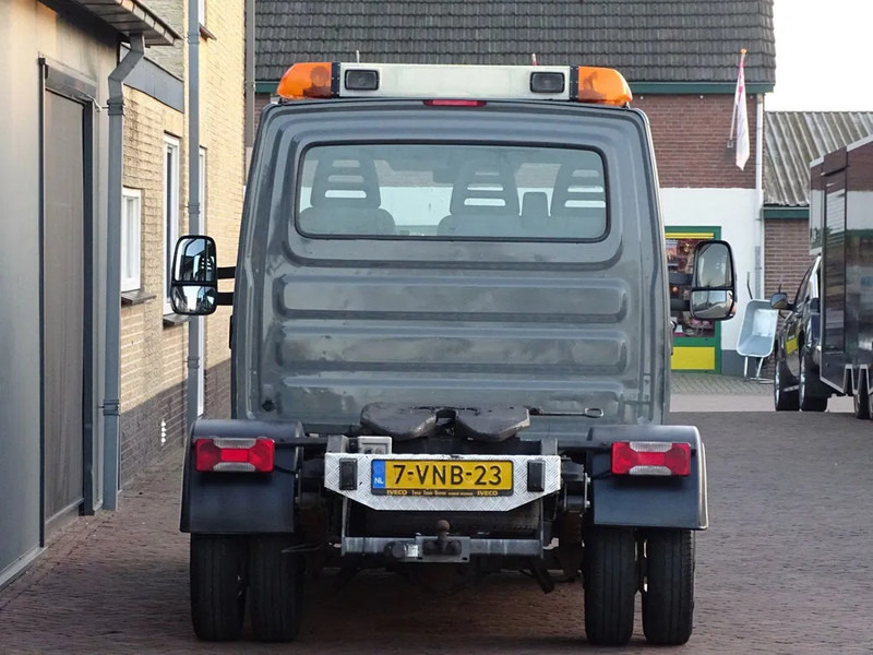 Iveco Daily 35C18 BE TREKKER 3 ZITS EURO 5 12 TON - Tegljač: slika 2 Iveco Daily 35C18 BE TREKKER 3 ZITS EURO 5 12 TON - Tegljač: slika 2
