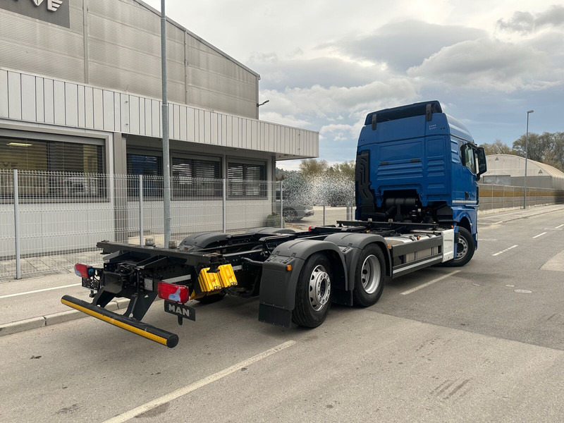 MAN TGX 26.440 - Kamion sa golom šasijom i zatvorenom kabinom: slika 3 MAN TGX 26.440 - Kamion sa golom šasijom i zatvorenom kabinom: slika 3