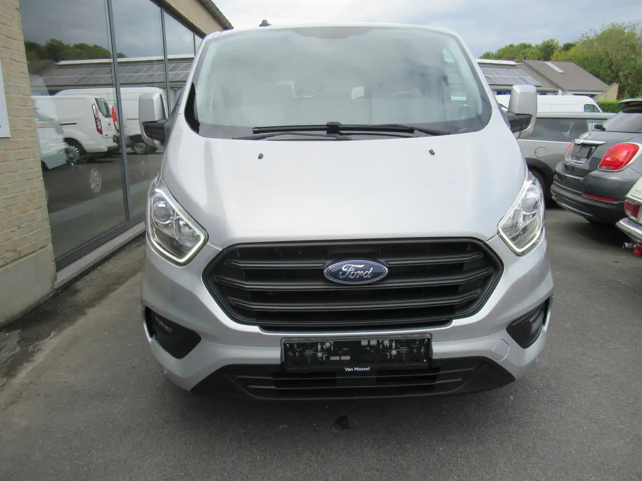 Ford Transit Custom 2.0 TDCi L2H1 Ambiente 23900€+TVA/BTW - Putnički kombi: slika 3 Ford Transit Custom 2.0 TDCi L2H1 Ambiente 23900€+TVA/BTW - Putnički kombi: slika 3