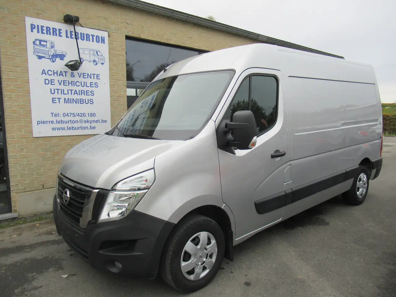 Nissan Interstar L2H2 clim navi 16500€+tva/btw - Furgon: slika 1 Nissan Interstar L2H2 clim navi 16500€+tva/btw - Furgon: slika 1