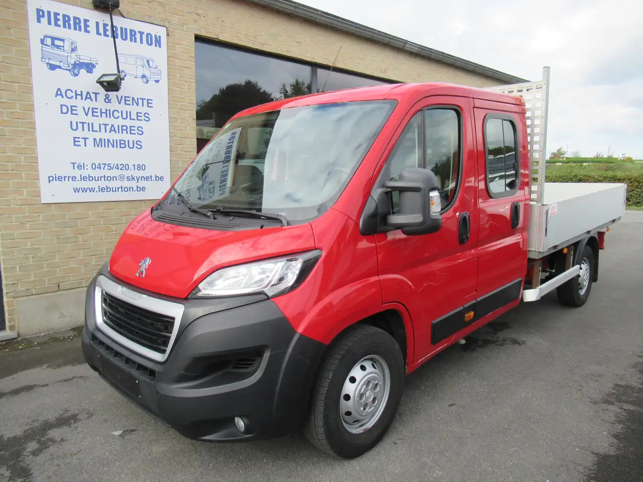 Peugeot Boxer DBLE CAB PLAT 12900€+TVA/BTW - Dostavno vozilo s ravnom platformom, Dostavno vozilo sa duplom kabinom: slika 1 Peugeot Boxer DBLE CAB PLAT 12900€+TVA/BTW - Dostavno vozilo s ravnom platformom, Dostavno vozilo sa duplom kabinom: slika 1