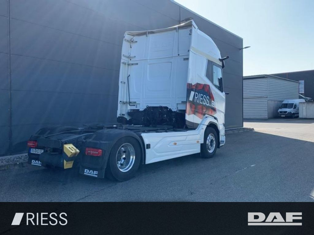 DAF XG+ 530 FT Alcoa Leder Intarder Standklima Hydra DAF XG+ 530 FT Alcoa Leder Intarder Standklima Hydra - Tegljač: slika 4 DAF XG+ 530 FT Alcoa Leder Intarder Standklima Hydra DAF XG+ 530 FT Alcoa Leder Intarder Standklima Hydra - Tegljač: slika 4