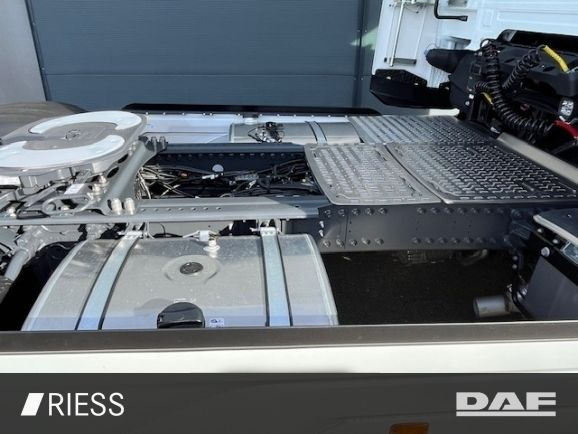 DAF XG 530 FT Alcoa Leder Vollluft Standklima - Tegljač: slika 5 DAF XG 530 FT Alcoa Leder Vollluft Standklima - Tegljač: slika 5