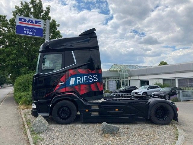 DAF XG 530 FT Vollluft Leder Kamera SpurH DAF XG 530 FT Vollluft Leder Kamera - Tegljač: slika 2 DAF XG 530 FT Vollluft Leder Kamera SpurH DAF XG 530 FT Vollluft Leder Kamera - Tegljač: slika 2