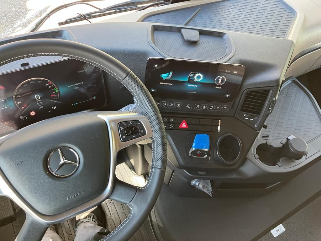Mercedes-Benz Actros 1848 LS 4x2 KlimaA Navi STH Pano AUT - Tegljač: slika 5 Mercedes-Benz Actros 1848 LS 4x2 KlimaA Navi STH Pano AUT - Tegljač: slika 5