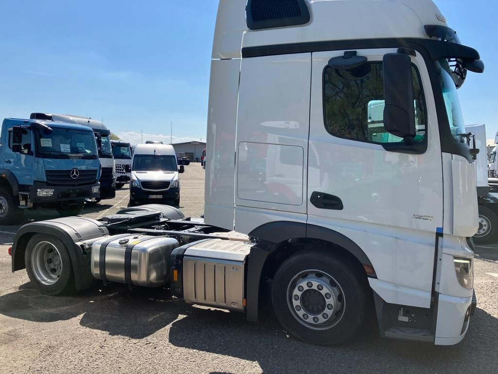 Mercedes-Benz Actros 1848 LS 4x2 KlimaA Navi STH Pano AUT - Tegljač: slika 4 Mercedes-Benz Actros 1848 LS 4x2 KlimaA Navi STH Pano AUT - Tegljač: slika 4