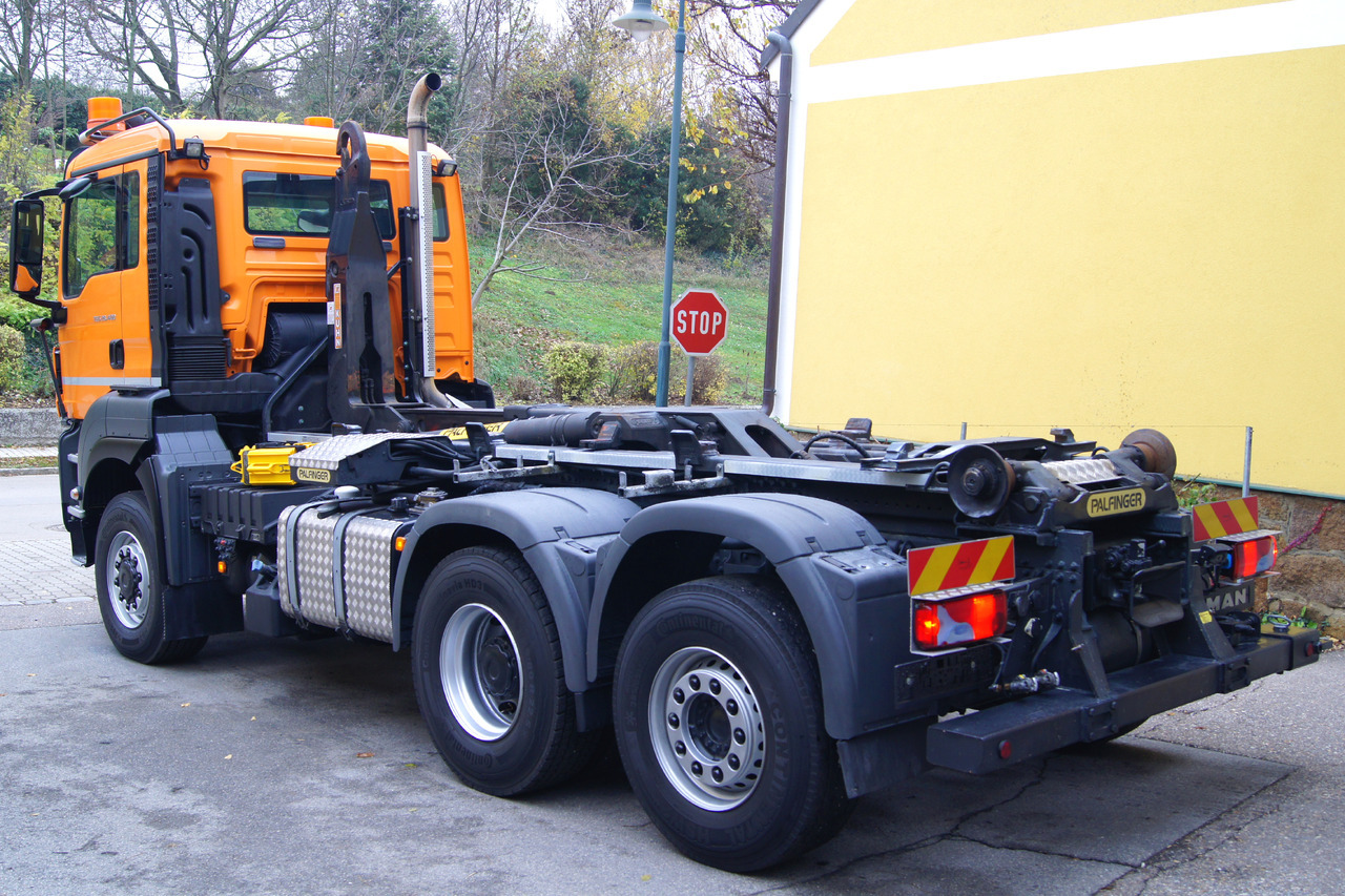 MAN TGS 28.400 BL 6x4-4/TÜV/PALIFT/Winterdienst/Salzstreuer/Streuer/Schneepflug - Vozilo za čišćenje snega: slika 5 MAN TGS 28.400 BL 6x4-4/TÜV/PALIFT/Winterdienst/Salzstreuer/Streuer/Schneepflug - Vozilo za čišćenje snega: slika 5