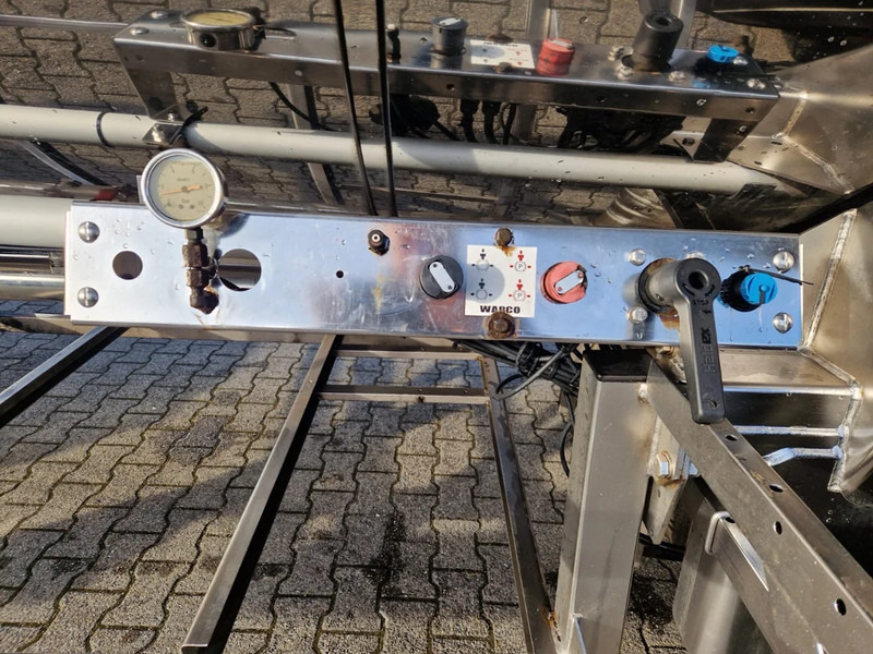 Poluprikolica cisterna Feldbinder 38000 liter 3 kamer tankoplegger met CIP Leiding: slika 11
