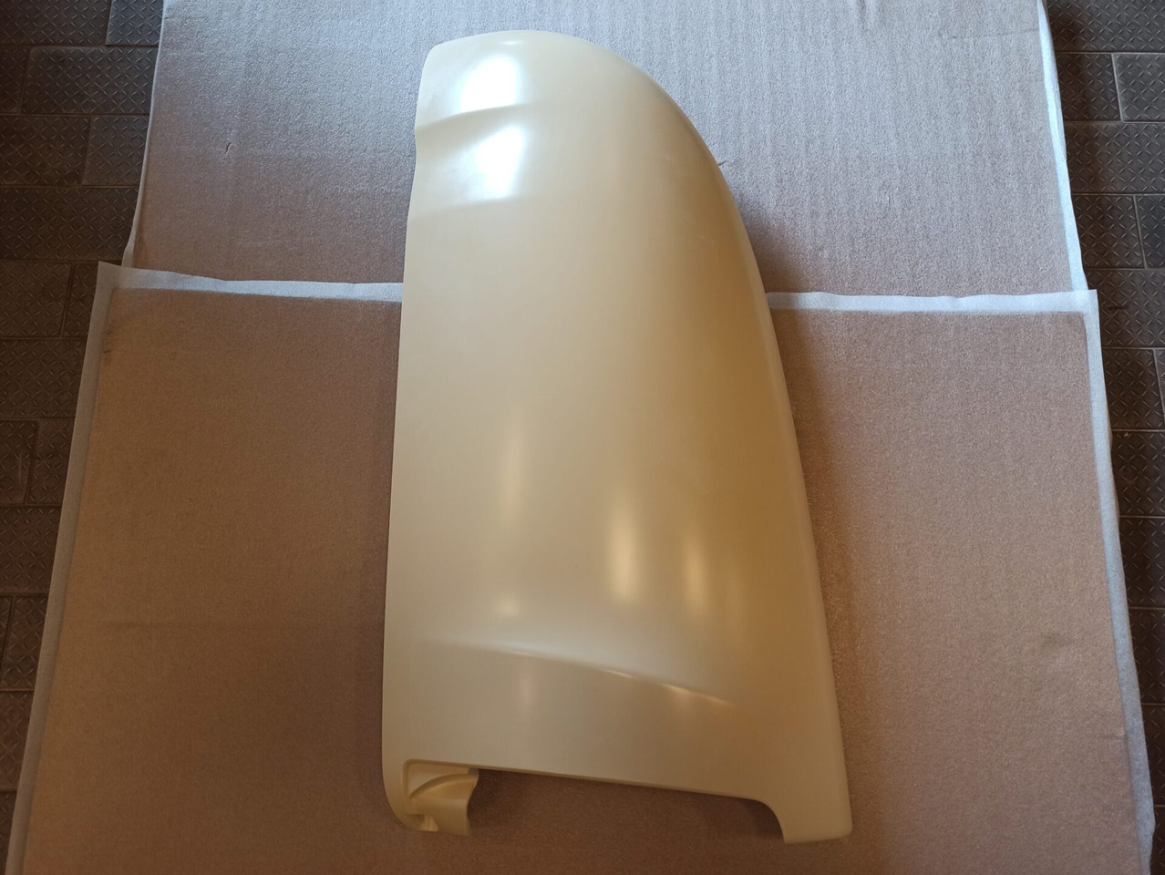 SCANIA CAB CORNER - 2055972 - Kabina i enterijer za Kamion: slika 1 SCANIA CAB CORNER - 2055972 - Kabina i enterijer za Kamion: slika 1