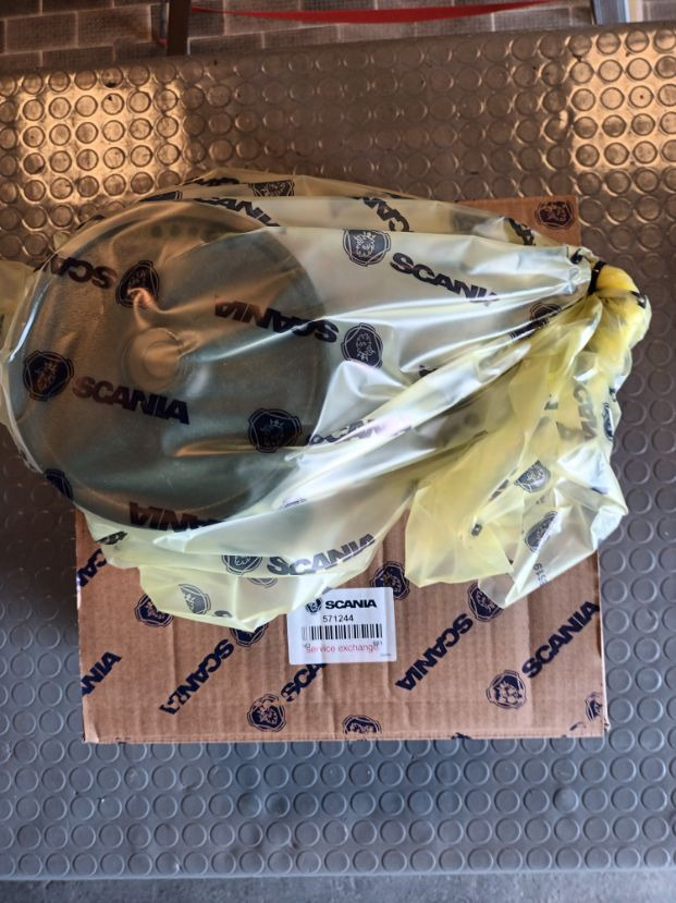 SCANIA COOLANT PUMP - 571244 - Vodena pumpa za Kamion: slika 1 SCANIA COOLANT PUMP - 571244 - Vodena pumpa za Kamion: slika 1