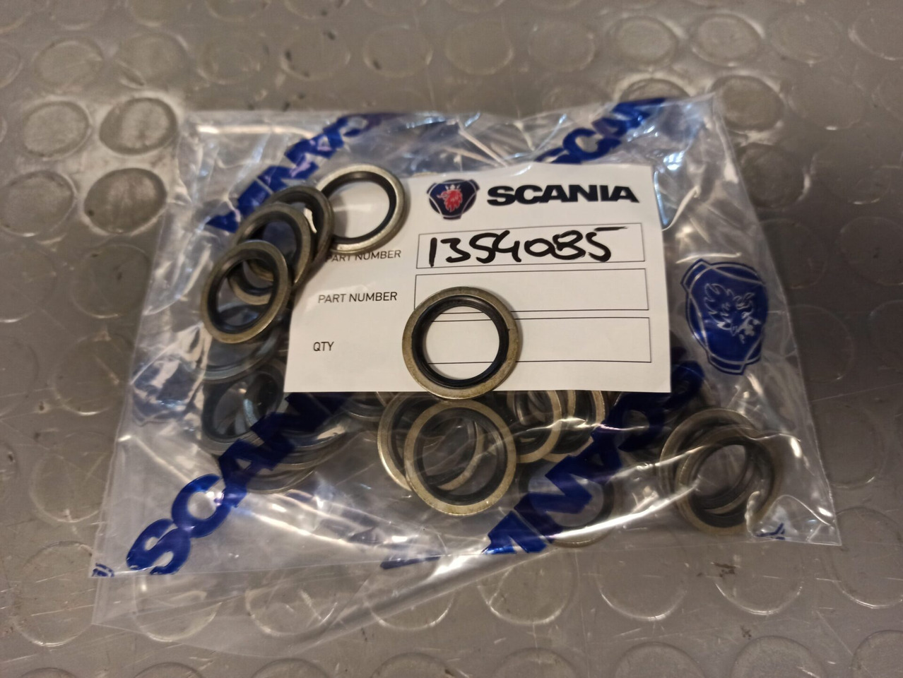 SCANIA GASKET 1354085 - Zaptivka motora za Kamion: slika 1 SCANIA GASKET 1354085 - Zaptivka motora za Kamion: slika 1