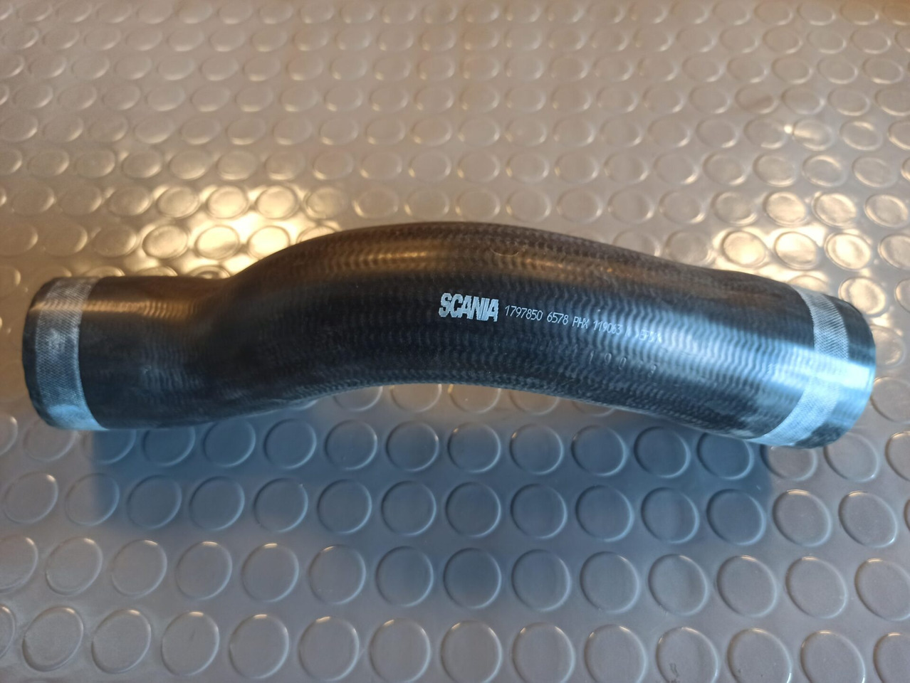 SCANIA HOSE - 1797850 - Servo crevo za Kamion: slika 1 SCANIA HOSE - 1797850 - Servo crevo za Kamion: slika 1