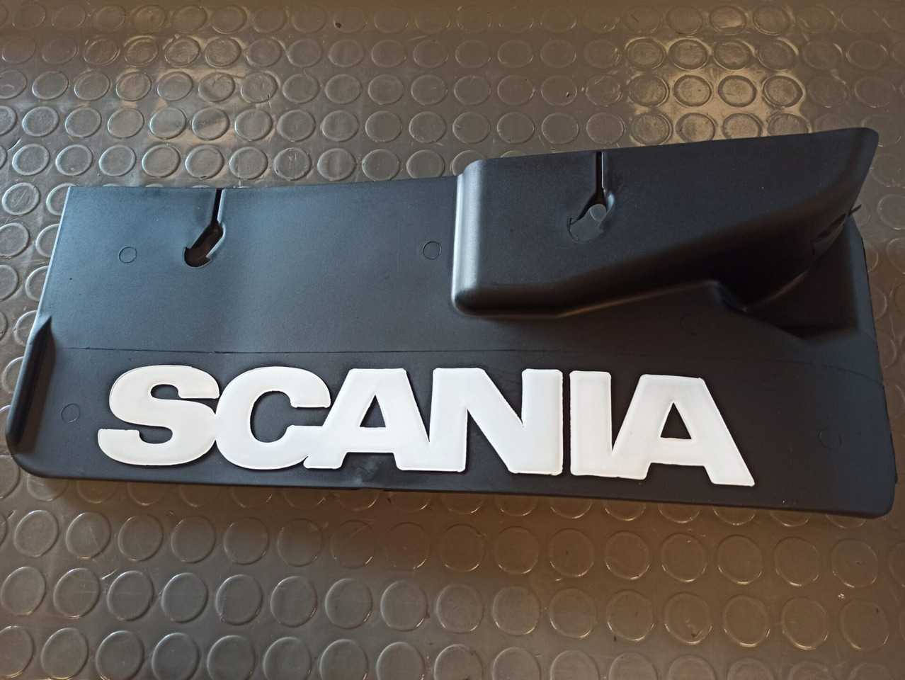 SCANIA MUDFLAP - 1361760 - Blatobran za Kamion: slika 1 SCANIA MUDFLAP - 1361760 - Blatobran za Kamion: slika 1