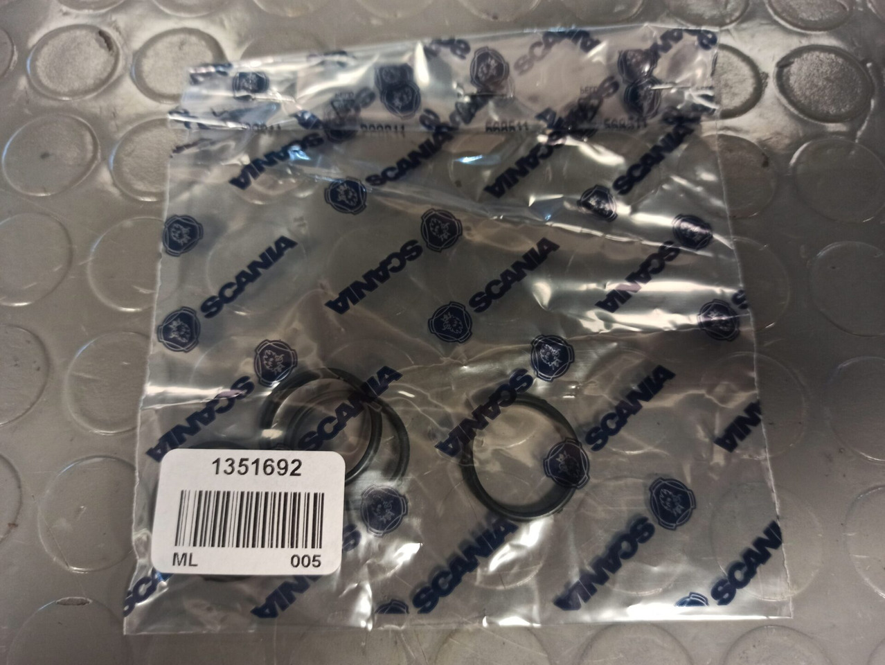 SCANIA O-RING 1351692 - Klipovi/ Prstenovi/ Izolatori za Kamion: slika 1 SCANIA O-RING 1351692 - Klipovi/ Prstenovi/ Izolatori za Kamion: slika 1