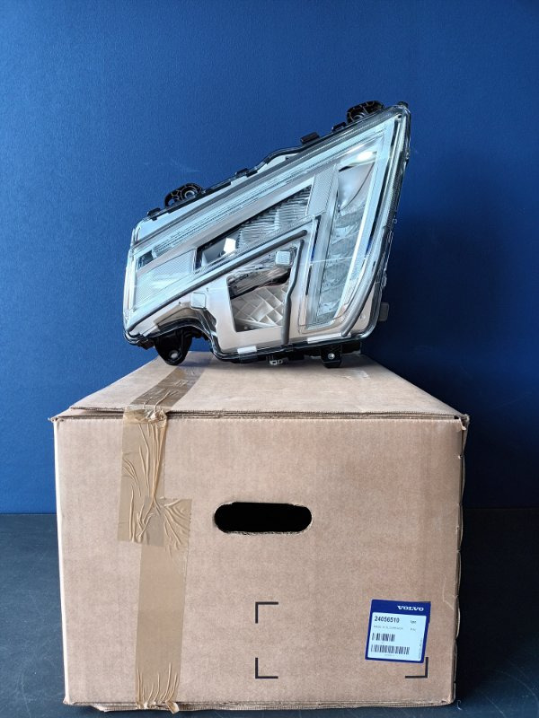 VOLVO HEADLAMP 24056510, 23752671 - Prednja svetla za Kamion: slika 1 VOLVO HEADLAMP 24056510, 23752671 - Prednja svetla za Kamion: slika 1