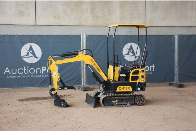 AGT Industrial QH12R - Mini bager: slika 1 AGT Industrial QH12R - Mini bager: slika 1