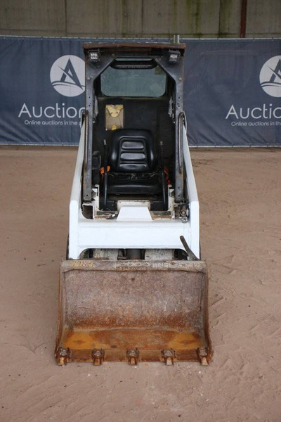 Utovarivač točkaš Bobcat S70: slika 7