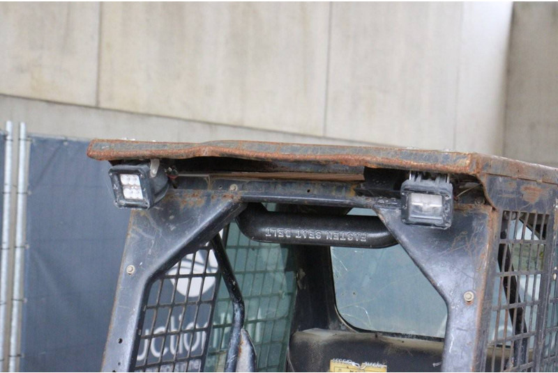 Utovarivač točkaš Bobcat S70: slika 10