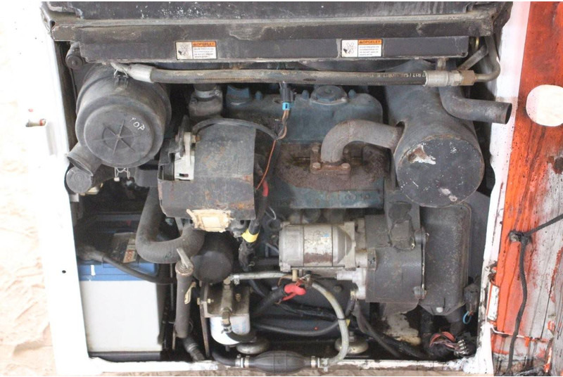 Utovarivač točkaš Bobcat S70: slika 13