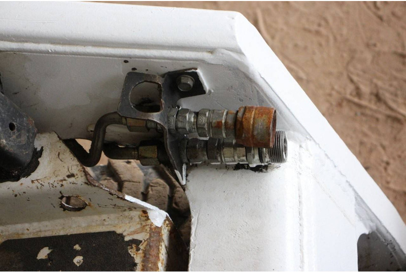 Utovarivač točkaš Bobcat S70: slika 11