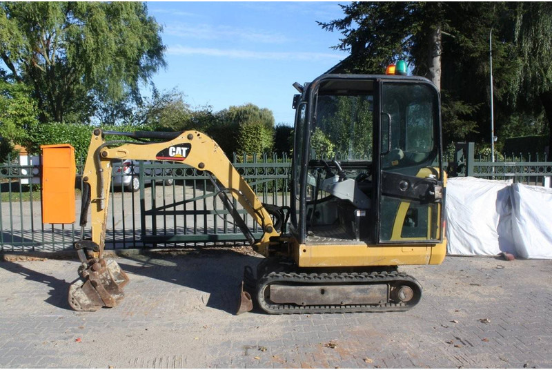 Caterpillar 301.6C - Mini bager: slika 1 Caterpillar 301.6C - Mini bager: slika 1