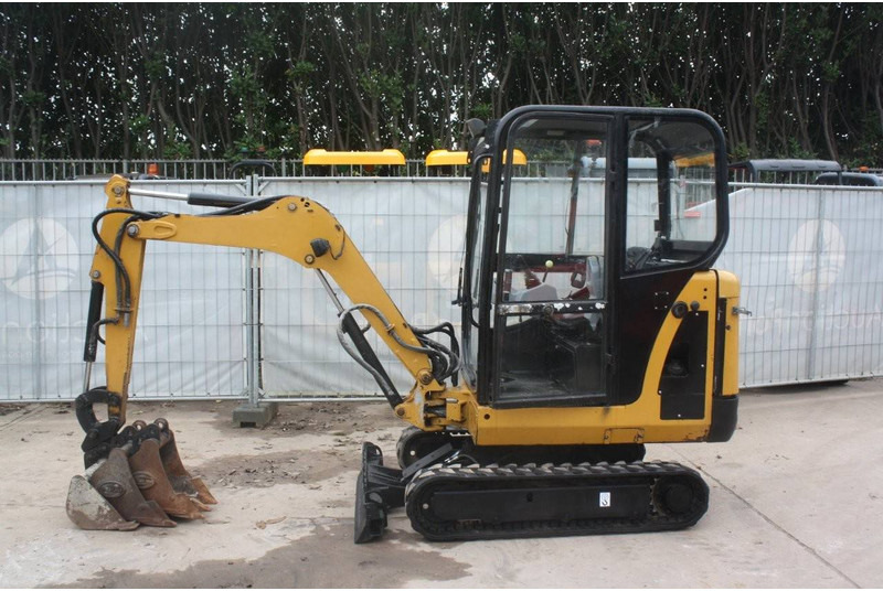 Caterpillar 301.8C - Mini bager: slika 2 Caterpillar 301.8C - Mini bager: slika 2