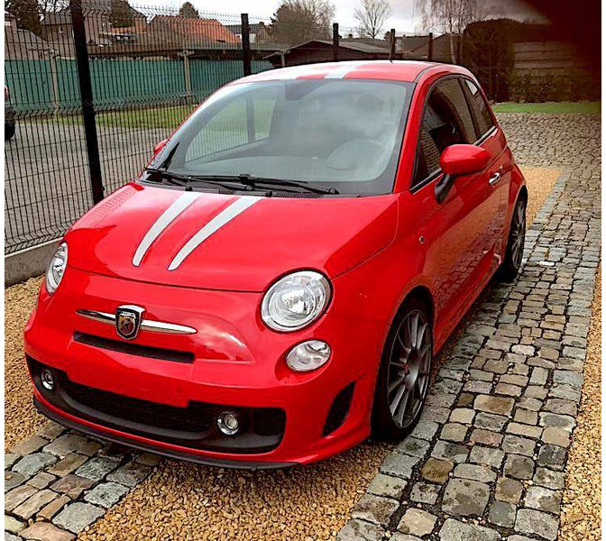 Fiat 500 Abarth Tributo Ferrari (limited 142/200) - Limuzina: slika 1 Fiat 500 Abarth Tributo Ferrari (limited 142/200) - Limuzina: slika 1
