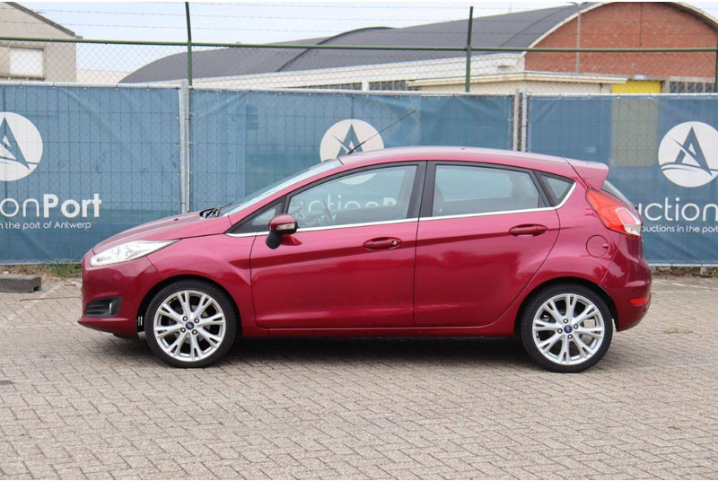 Ford Fiesta - Limuzina: slika 2 Ford Fiesta - Limuzina: slika 2