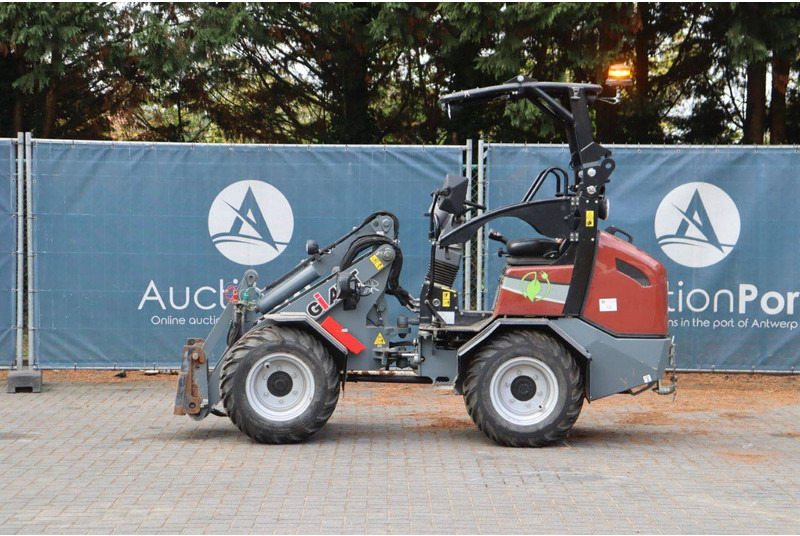 Giant G2200E X-TRA - Utovarivač točkaš: slika 2 Giant G2200E X-TRA - Utovarivač točkaš: slika 2