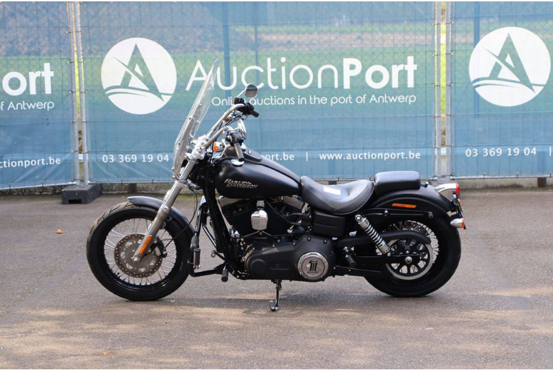 Harley-Davidson Dyna Street Bob - Motocikl: slika 2 Harley-Davidson Dyna Street Bob - Motocikl: slika 2