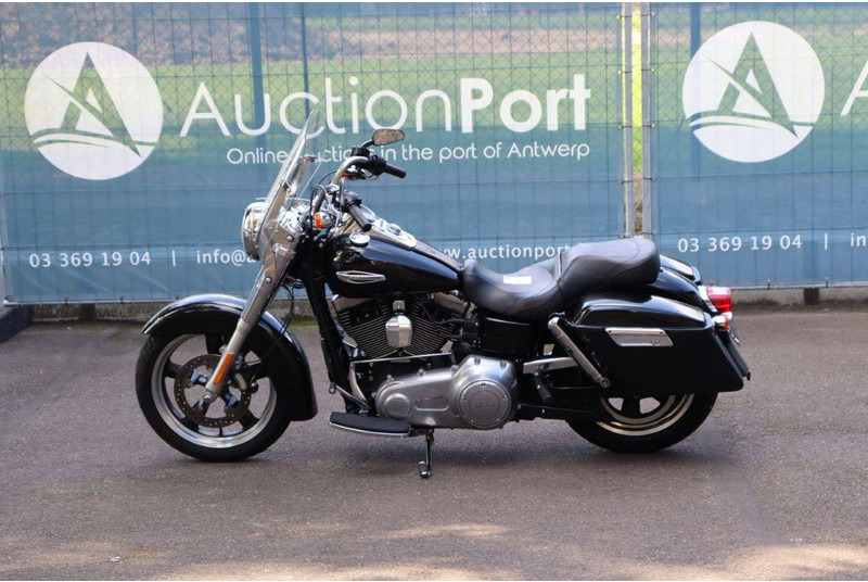 Harley-Davidson Dyna Switchback - Motocikl: slika 2 Harley-Davidson Dyna Switchback - Motocikl: slika 2