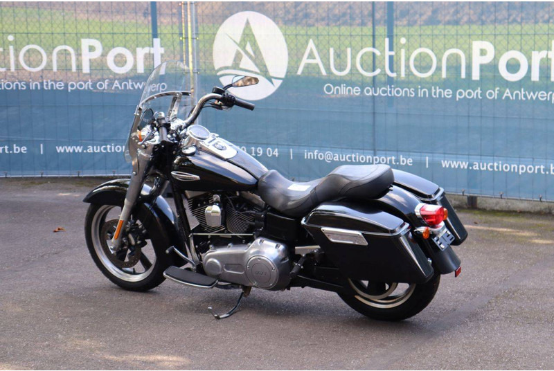 Harley-Davidson Dyna Switchback - Motocikl: slika 3 Harley-Davidson Dyna Switchback - Motocikl: slika 3