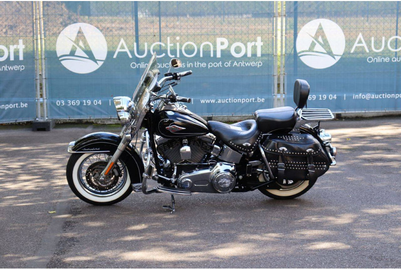 Harley-Davidson Heritage Softail Classic - Motocikl: slika 1 Harley-Davidson Heritage Softail Classic - Motocikl: slika 1