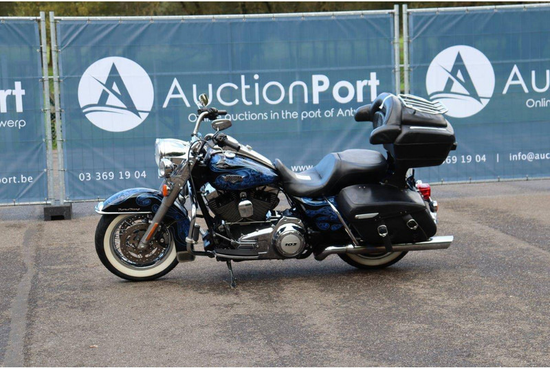 Harley-Davidson Road King Classic Touring - Motocikl: slika 1 Harley-Davidson Road King Classic Touring - Motocikl: slika 1