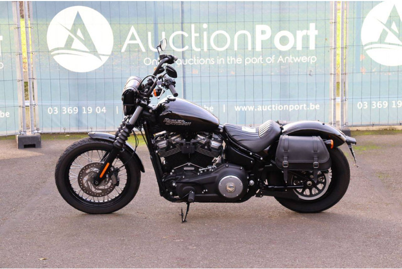 Harley-Davidson Street Bob - Motocikl: slika 2 Harley-Davidson Street Bob - Motocikl: slika 2