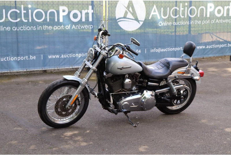 Motocikl Harley-Davidson Super Glide Custom: slika 9